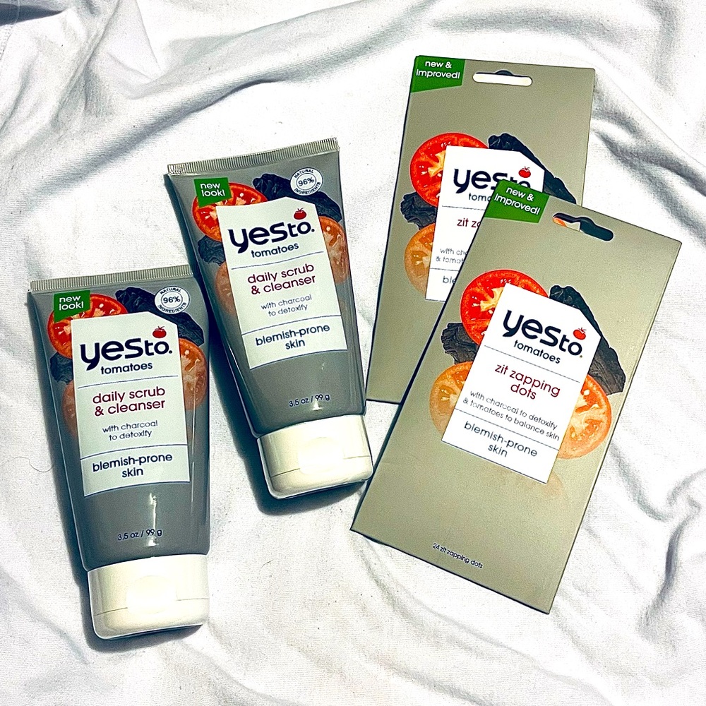 Yes to Tomatoes Daily Scrub & Cleanser (2) + Zit Zapping Dots (2 Packs)